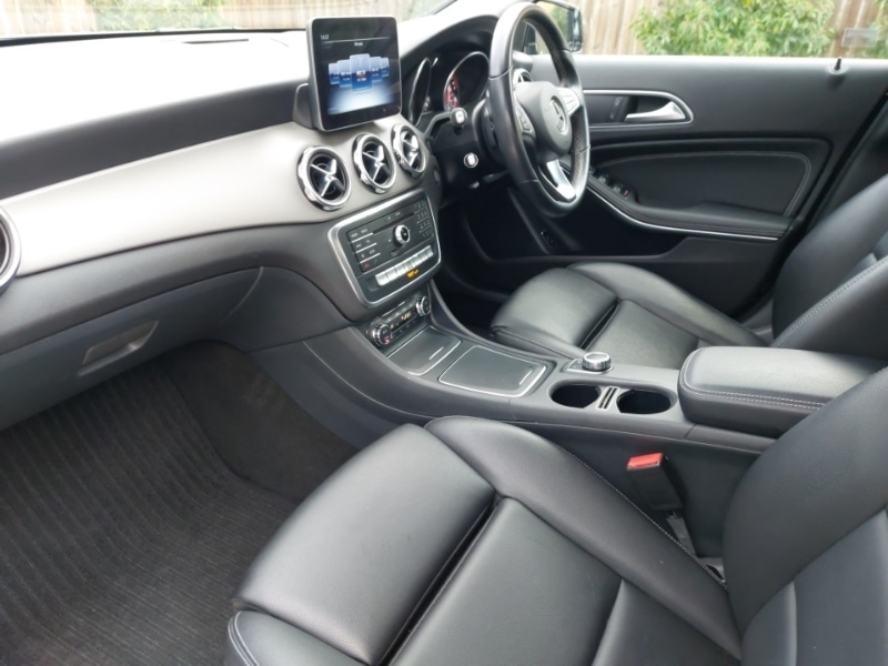 Used Mercedes-Benz GLA 2017 for sale - 76860450: Photo 5