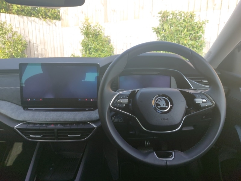 Used Skoda Octavia 2024 for sale - 76543736: Photo 2