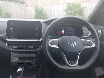 Used Volkswagen T-Cross 2024 for sale - 76543732: Photo