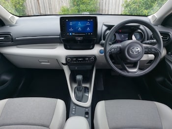 Used Toyota Yaris 2023 for sale - 75267418: Photo