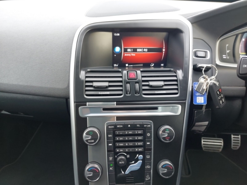 Used Volvo XC60 2017 for sale - 76925296: Photo 10