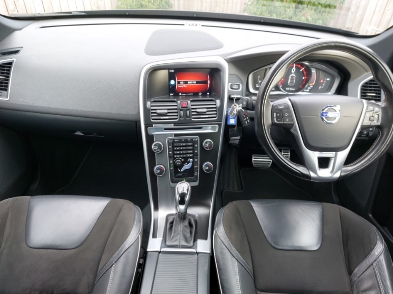 Used Volvo XC60 2017 for sale - 76925296: Photo 2