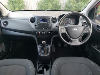 Used Hyundai i10 2016 for sale - 76225904: Photo 2