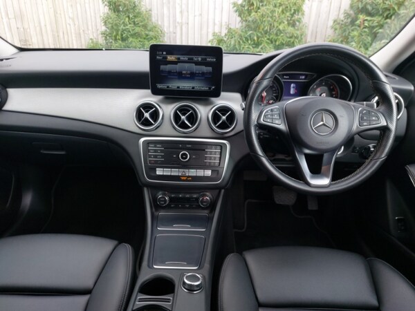Used Mercedes-Benz GLA 2018 for sale - 76249856: Photo 2