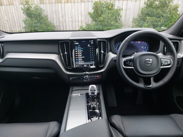 Used Volvo XC60 2024 for sale - 76268987: Photo 2