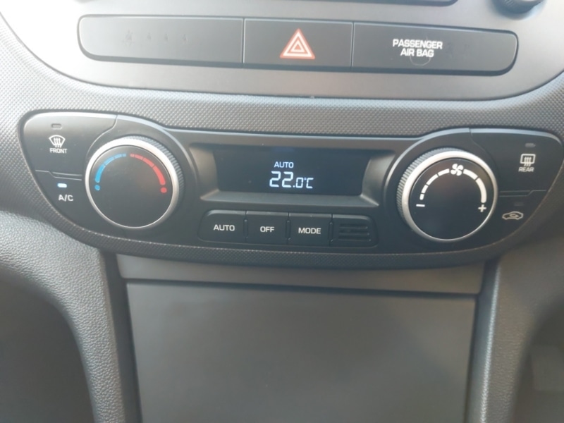 Used Hyundai i10 2017 for sale - 77184057: Photo 18