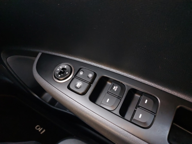 Used Hyundai i10 2017 for sale - 77184057: Photo 19