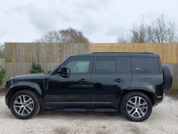 Used Land Rover Defender 2024 for sale - 78178968: Photo