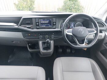 Used Volkswagen Transporter Shuttle 2024 for sale - 78113988: Photo