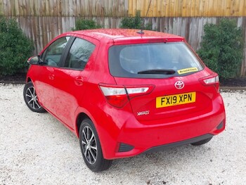 Used Toyota Yaris 2019 for sale - 77299998: Photo