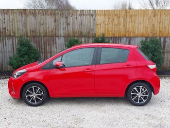 Used Toyota Yaris 2019 for sale - 77299998: Photo