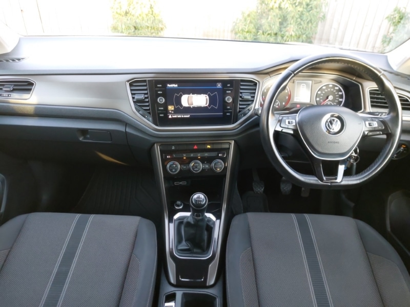 Used Volkswagen T-Roc 2018 for sale - 77130032: Photo 2