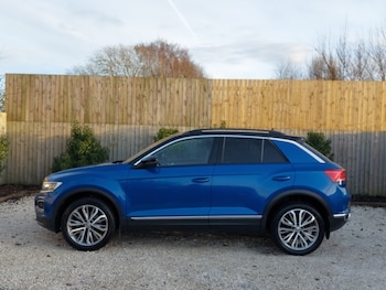 Used Volkswagen T-Roc 2018 for sale - 77130032: Photo