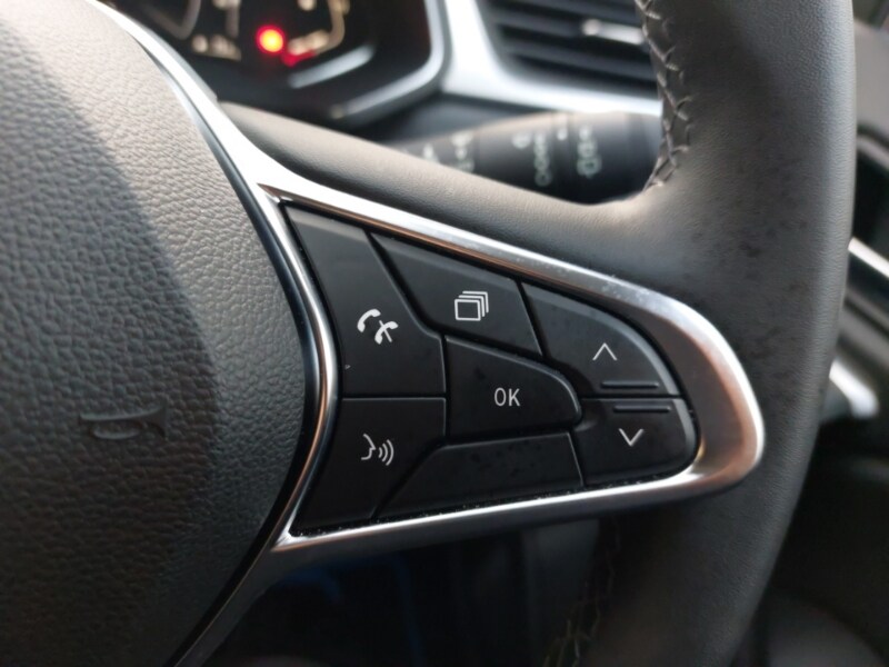 Used Renault Captur 2023 for sale - 76651735: Photo 17