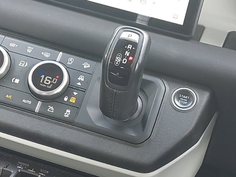 Used Land Rover Defender 2021 for sale - 76822298: Photo 11