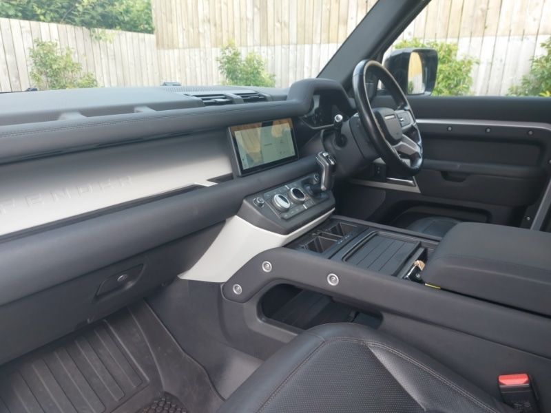 Used Land Rover Defender 2021 for sale - 76502428: Photo 5