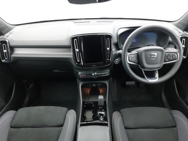 Used Volvo XC40 2025 for sale - 77189661: Photo 2