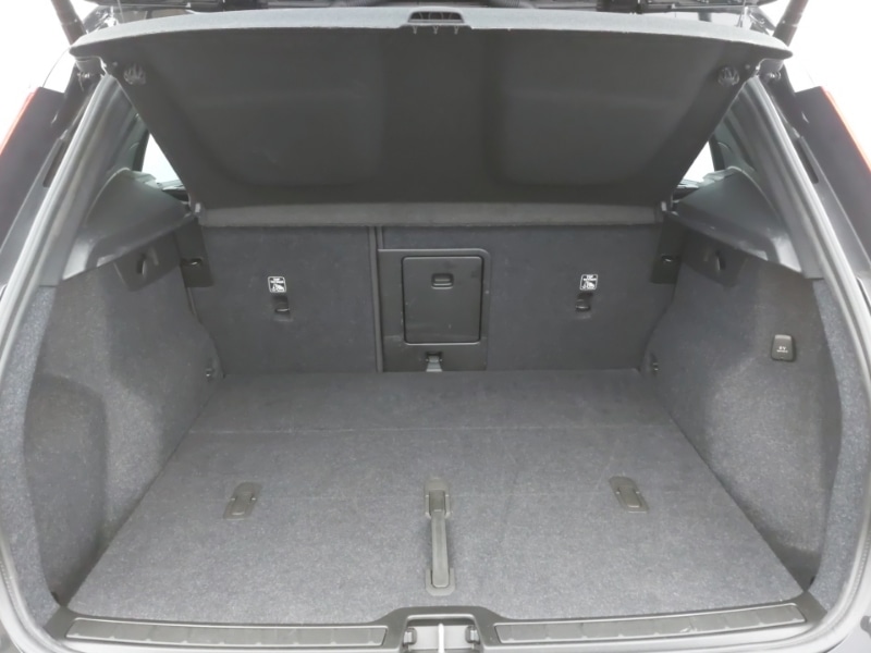 Used Volvo XC40 2025 for sale - 77189661: Photo 8