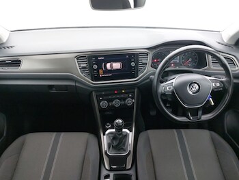 Used Volkswagen T-Roc 2018 for sale - 78317660: Photo