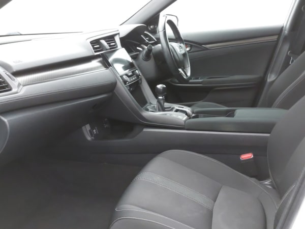 Used Honda Civic 2019 for sale - 76321330: Photo 5