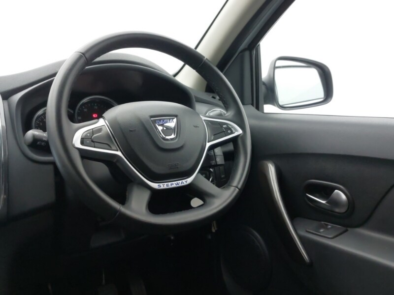 Used Dacia Sandero Stepway 2019 for sale - 77717073: Photo 10