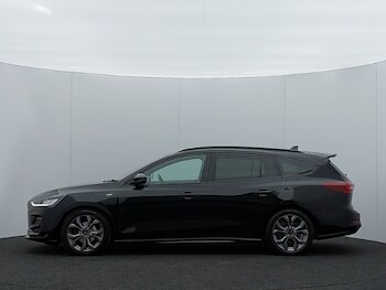 Used Ford Focus 2022 for sale - 77922035: Photo