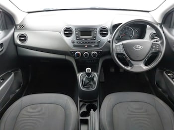 Used Hyundai i10 2018 for sale - 79259444: Photo
