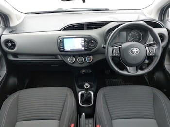 Used Toyota Yaris 2019 for sale - 78790988: Photo