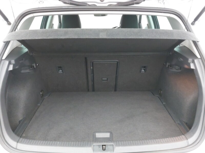 Used Volkswagen Golf 2019 for sale - 76543570: Photo 8