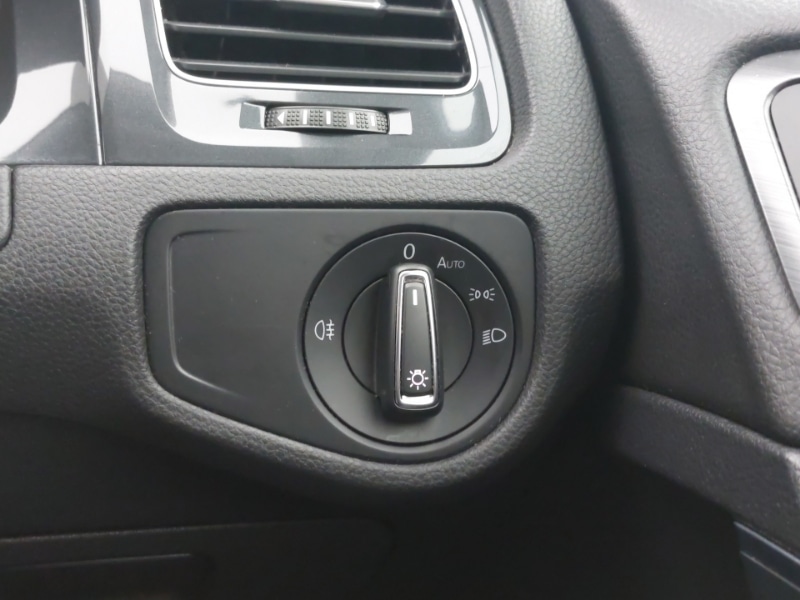 Used Volkswagen Golf 2018 for sale - 77956836: Photo 19