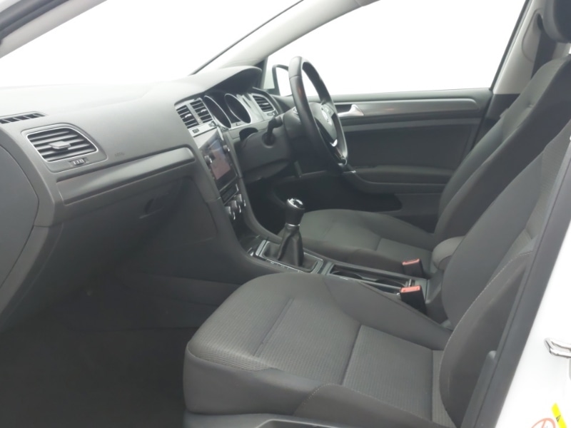 Used Volkswagen Golf 2018 for sale - 77956836: Photo 5