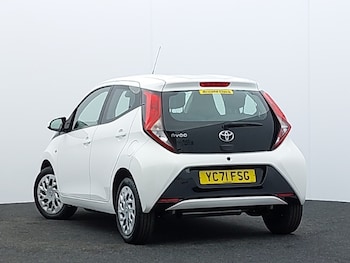 Used Toyota AYGO 2021 for sale - 79440143: Photo