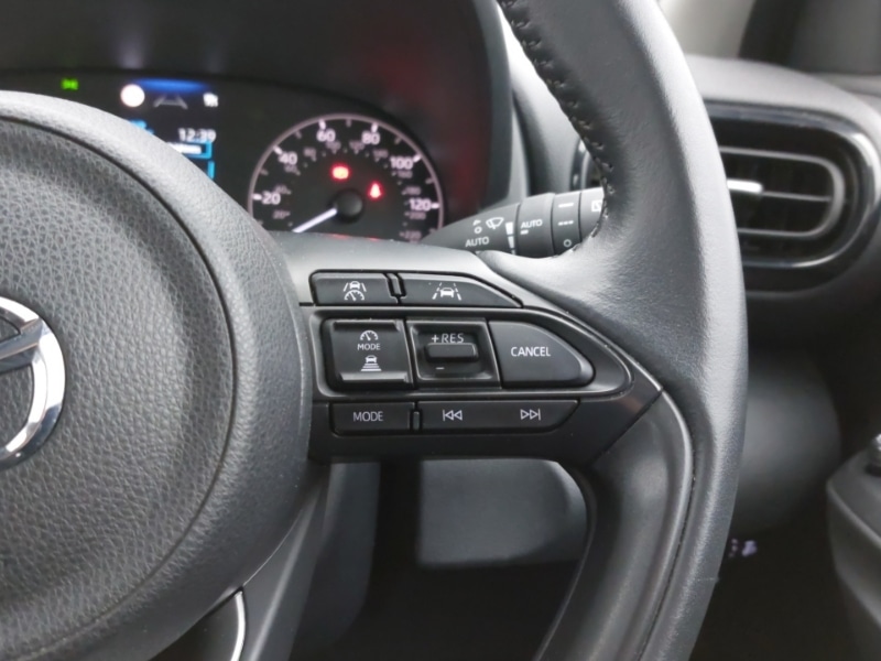 Used Mazda Mazda2 HYBRID 2024 for sale - 76566849: Photo 18