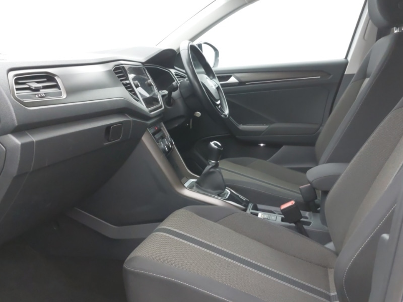 Used Volkswagen T-Roc 2019 for sale - 76602531: Photo 5