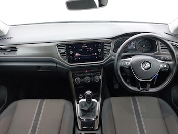Used Volkswagen T-Roc 2019 for sale - 76285719: Photo