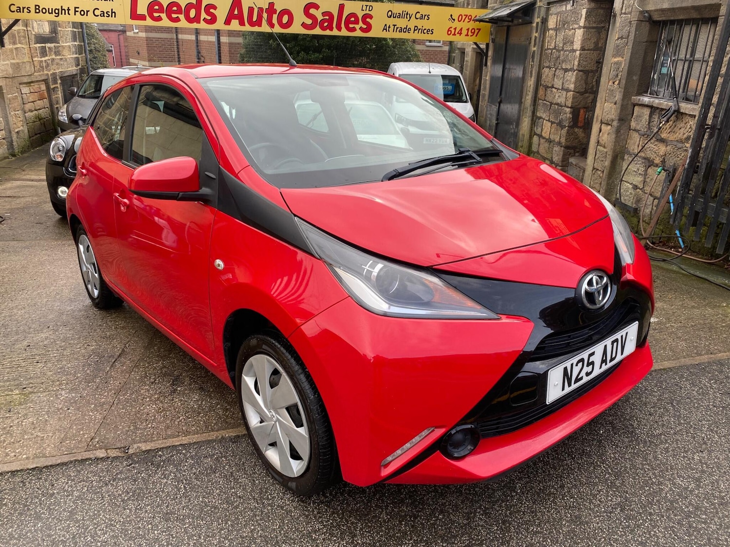 Used Toyota AYGO for sale - 77633429: Photo 1