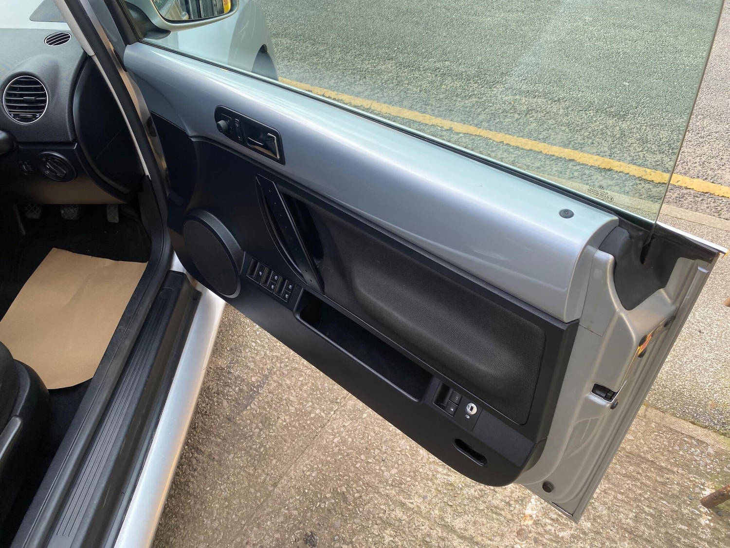 Used Volkswagen Beetle 2010 for sale - 78058561: Photo 23