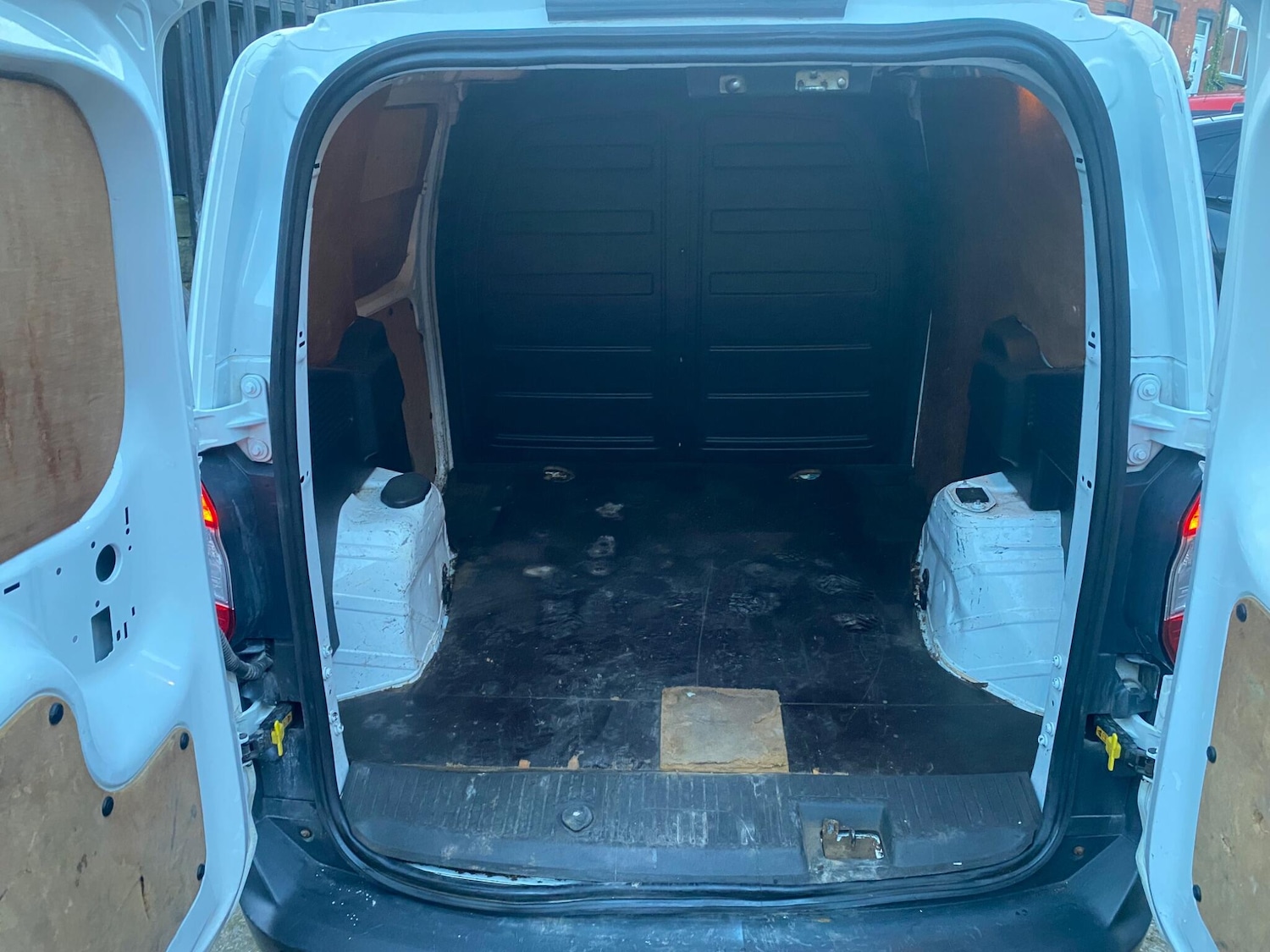 Used Ford Transit Courier 2017 for sale - 77279788: Photo 15