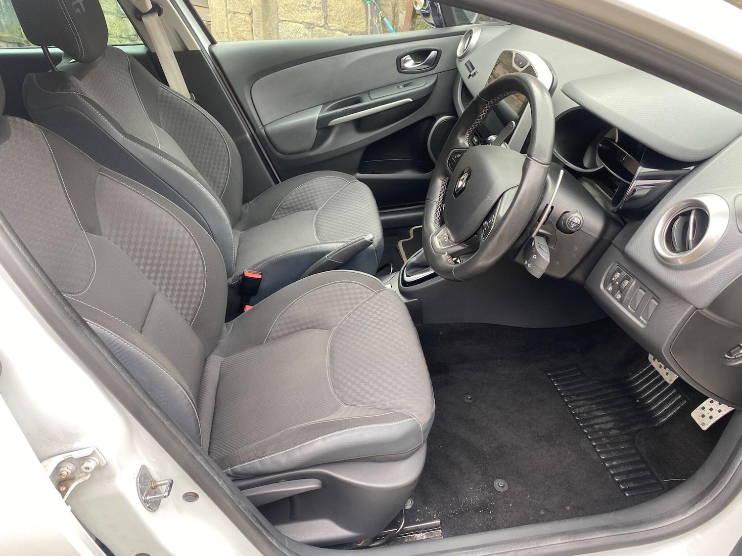 Used Renault Clio 2015 for sale - 78063025: Photo 13