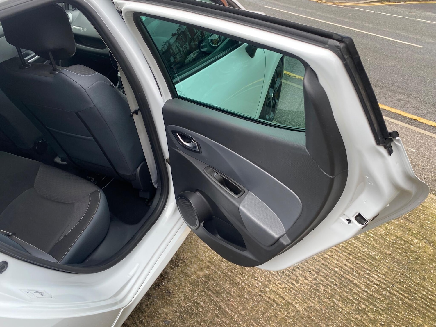 Used Renault Clio 2015 for sale - 78063025: Photo 22