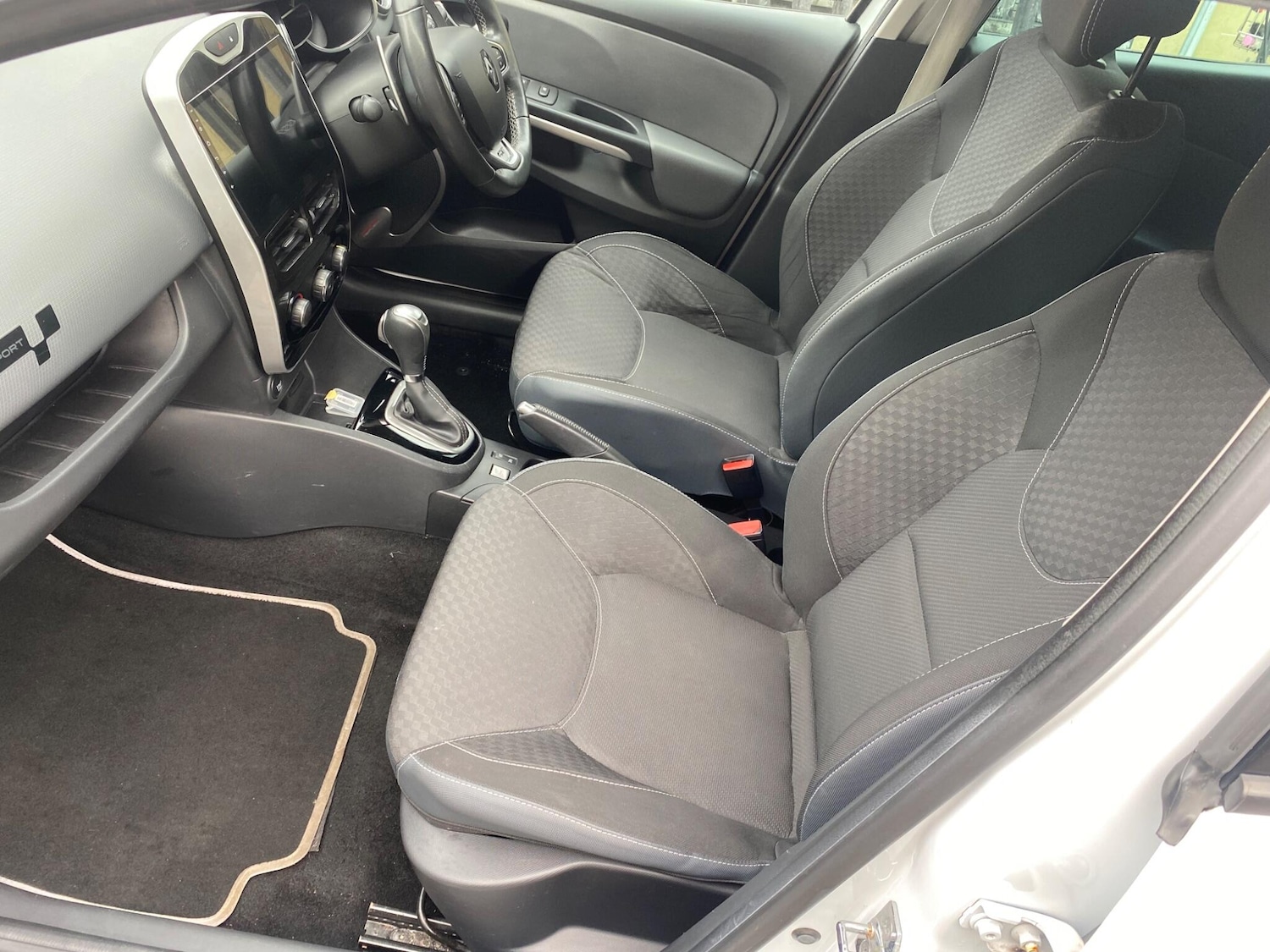 Used Renault Clio 2015 for sale - 78063025: Photo 24