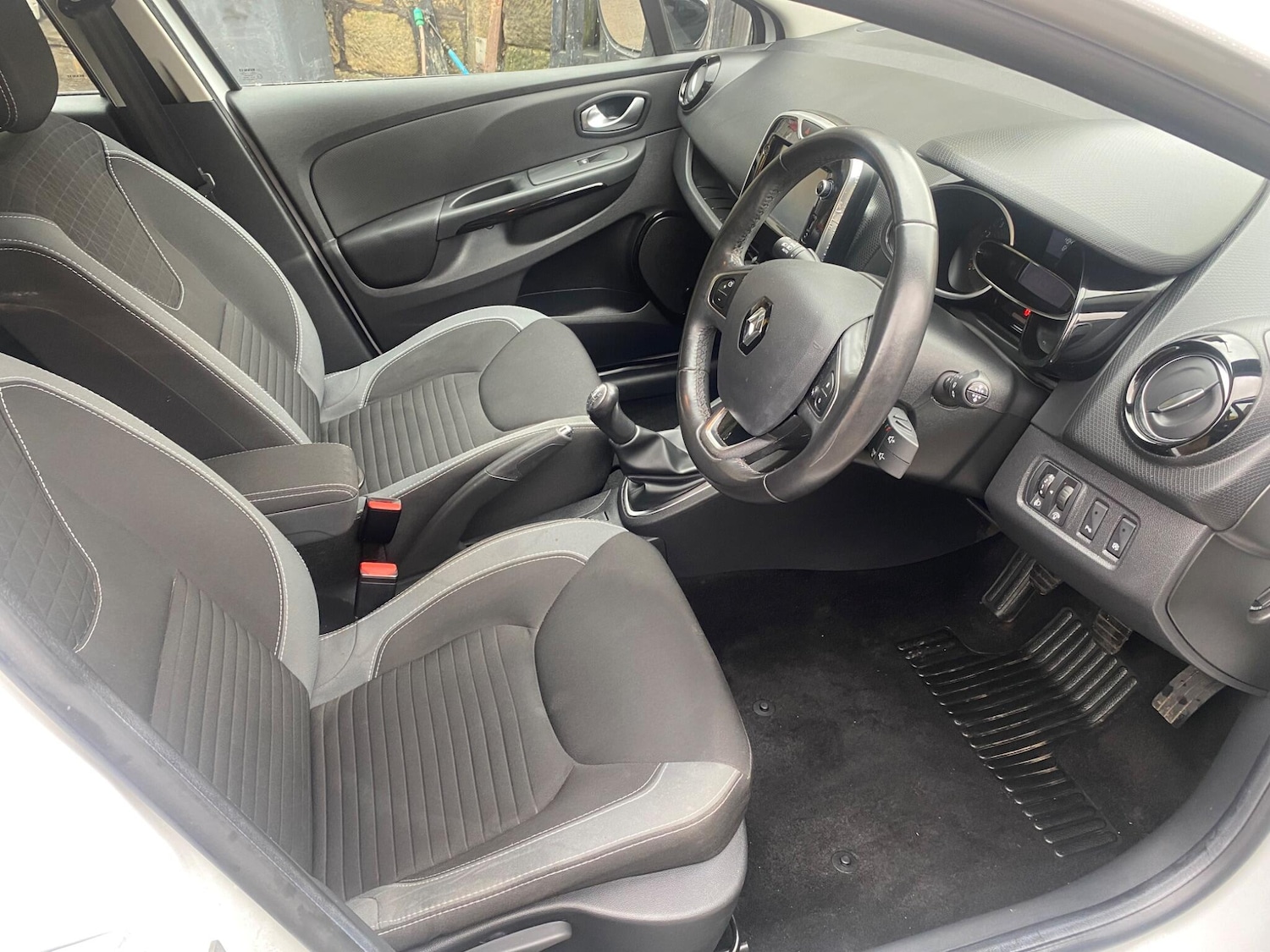 Used Renault Clio for sale - 77484579: Photo 13