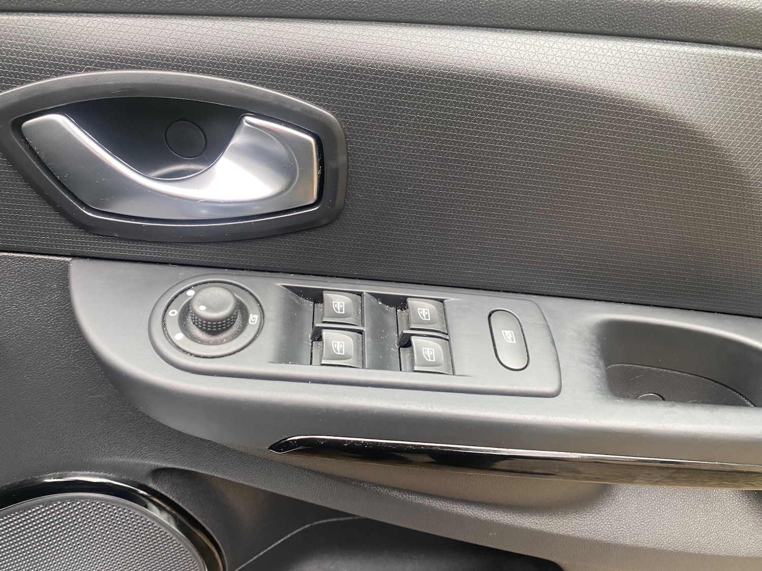 Used Renault Clio for sale - 77484579: Photo 19