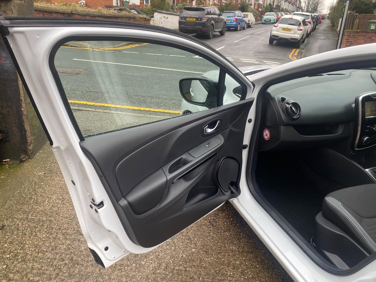 Used Renault Clio for sale - 77484579: Photo 25