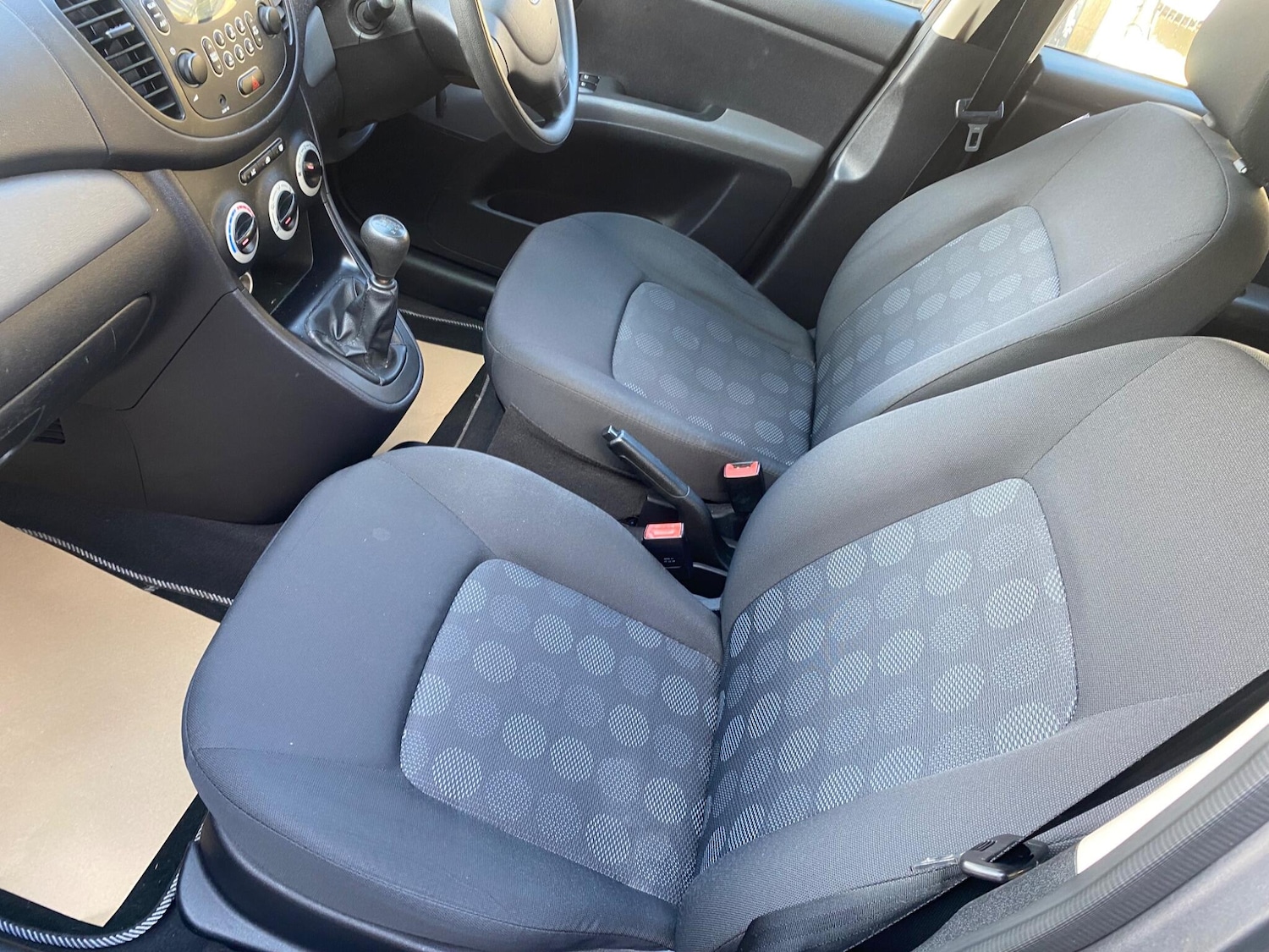 Used Hyundai i10 2010 for sale - 78127364: Photo 24