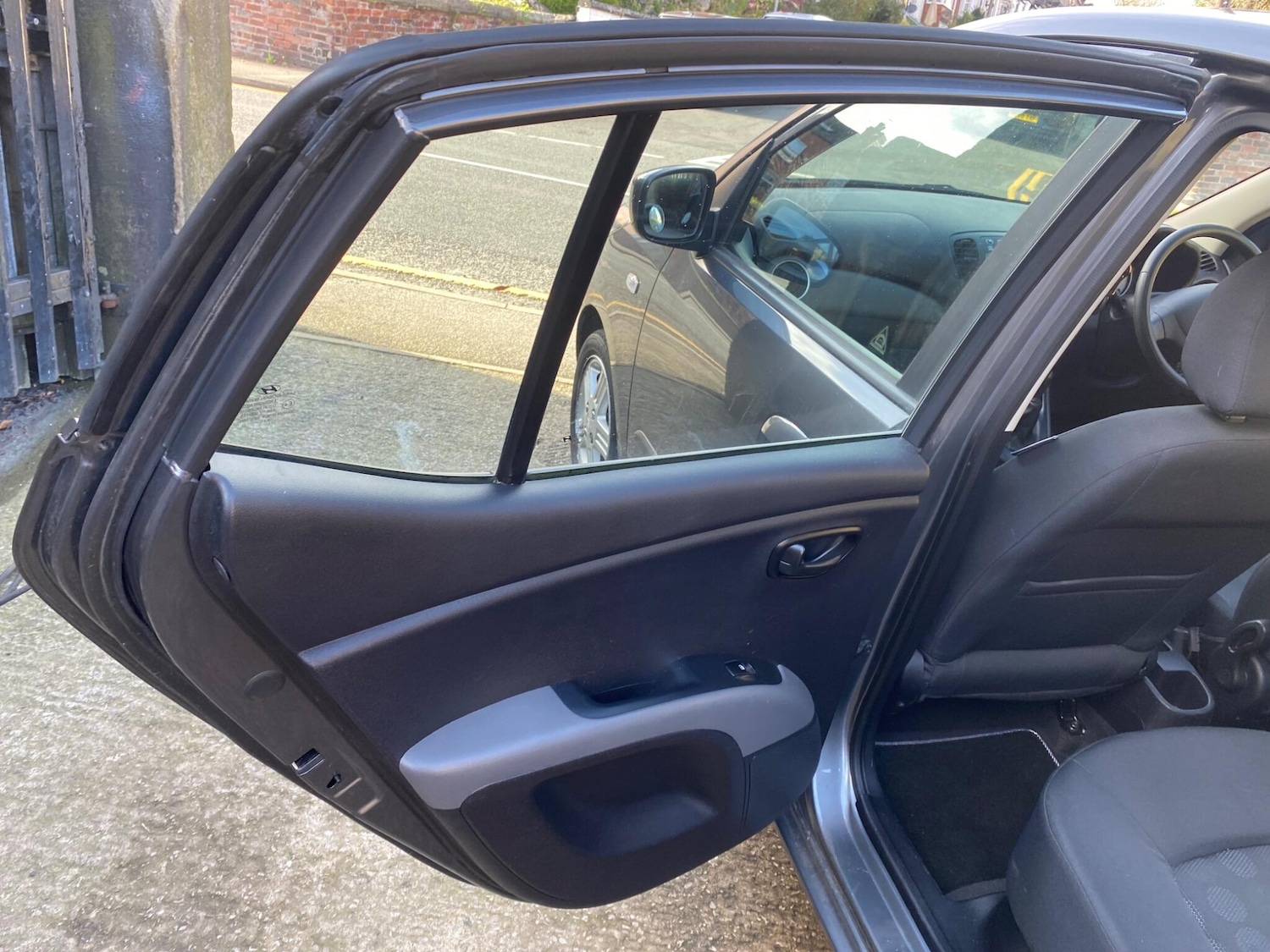 Used Hyundai i10 2010 for sale - 78127364: Photo 27