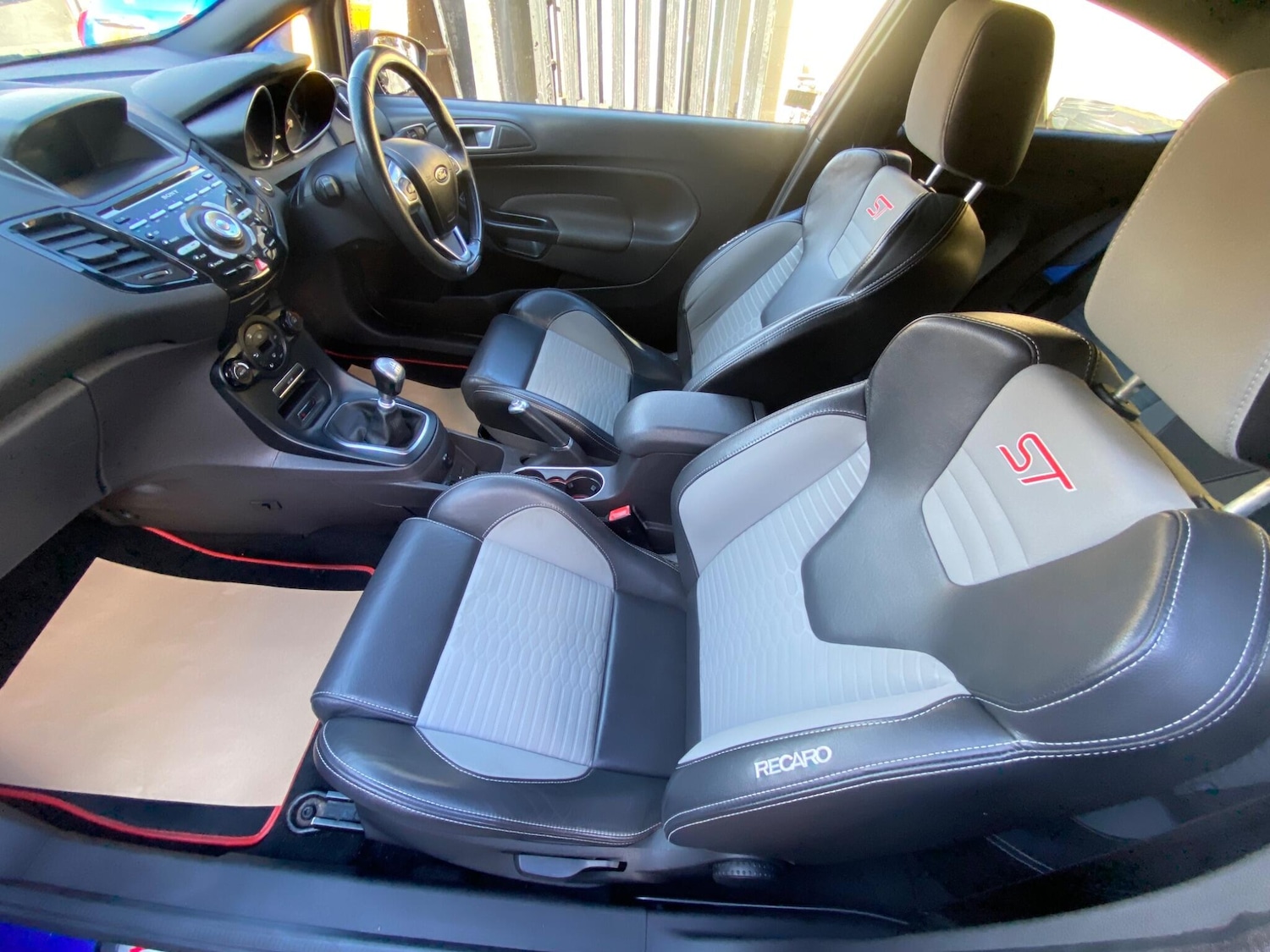 Used Ford Fiesta 2015 for sale - 78127351: Photo 28