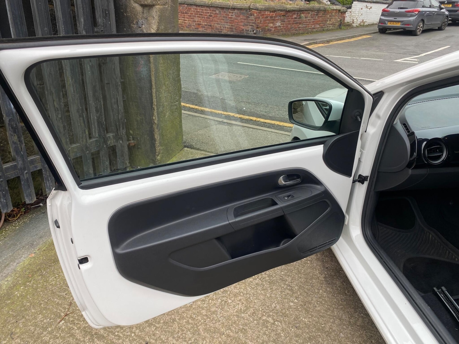 Used Volkswagen up! for sale - 77793468: Photo 24