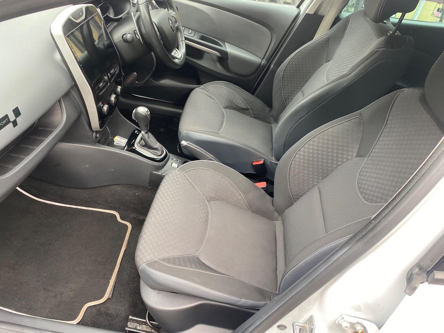 Used Renault Clio for sale - 77704701: Photo 24