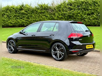 Used Volkswagen Golf 2017 for sale - 76743733: Photo